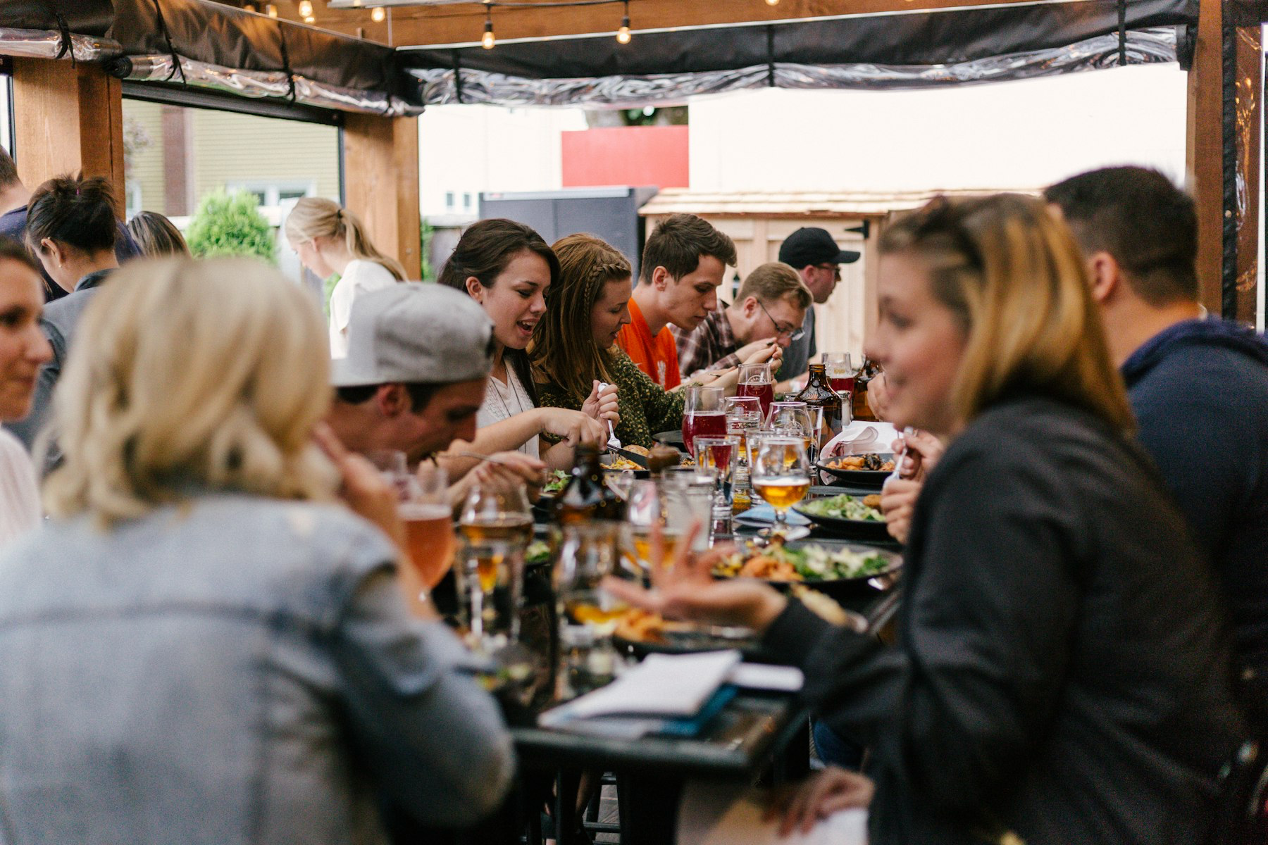 Een community bij elkaar op een evenement